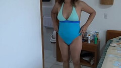 Beautiful mature woman masturbates before going out to the beach to show off and get cocks hard Thumb