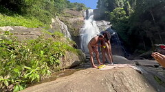 V&iacute_deo amador bastidores podendo a pretinha 18 na cachoeira no ar livre (COMPLETO NO RED E NO  Thumb