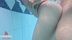 SEXO EN LA PISCINA AL AIRE LIBRE CON UNA PETITE CACHONDA DE 18 A&Ntilde_OS Thumb