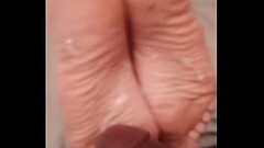 Masturbating to sofee wrinkled soles Thumb