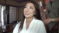 The Squirting Queen - Beautiful japanese mature wife is doing her first adult video Thumb