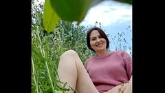 Naked horny MILF in a chamomile field masturbates, pisses and wards off a wasp / Angela-MILF Thumb