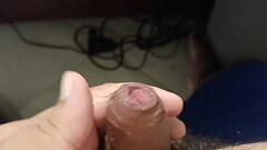 Pinto uncut pequeno e bab&atilde_o melecado de pr&eacute_-gozo Thumb