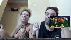 CANTORA DE FUNK MC FIAMA PAGANDO PEITINHO EM SUA ENTREVISTA PARA O NEW YORK TRETA Thumb