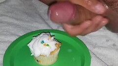 Cum cream for my creamy cupcake. Thumb