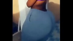 African girl big ass (wide hips) Thumb