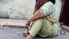 Desi Hot Pakistani Aunty Smoking Thumb